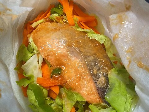 電子レンジ★鮭のちゃんちゃん焼き風包み蒸し